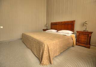Отель Отель Рица Сухум Улучшенный двухместный номер с 1 кроватью и видом на море-7